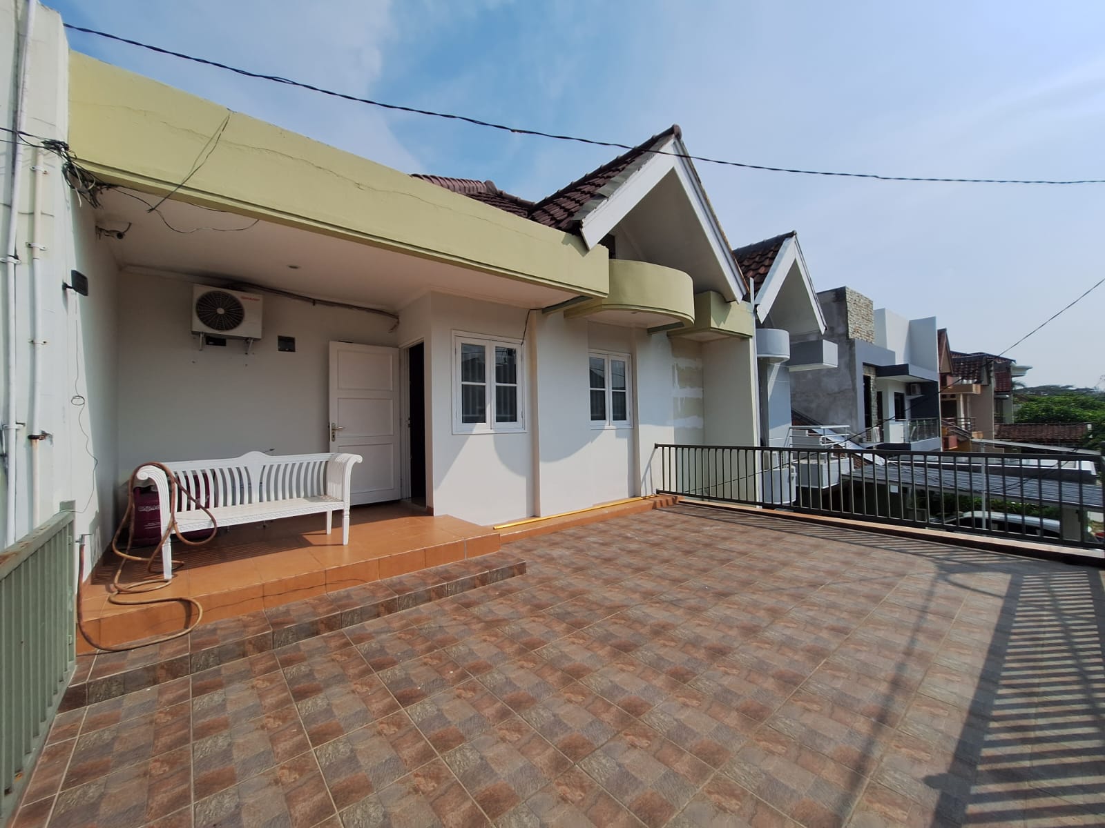 Rumah Disewakan Fully Furnished di Taman Dago Lippo Cikarang